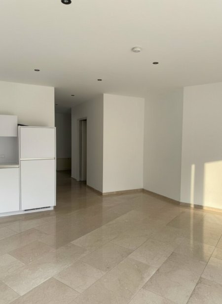 Sonnige , sehr hochwertige 3-Zi.-Terrassen-Wohnung in kleiner Wohnanlage