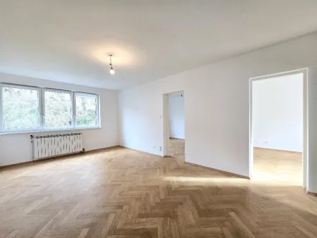 Grosszügige 5-Zimmer Wohnung in ruhiger Hoflage! Ideal für Familien!