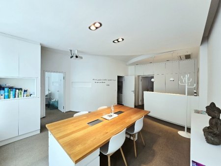 Moderne Geschäftsräume in unmittelbarer AKH-Nähe