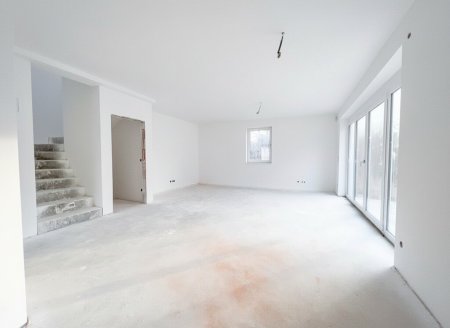 + ZIEGELMASSIVBAUWEISE, Absolute Ruhelage, Doppelhaushälfte mit Garten in Pottendorf!