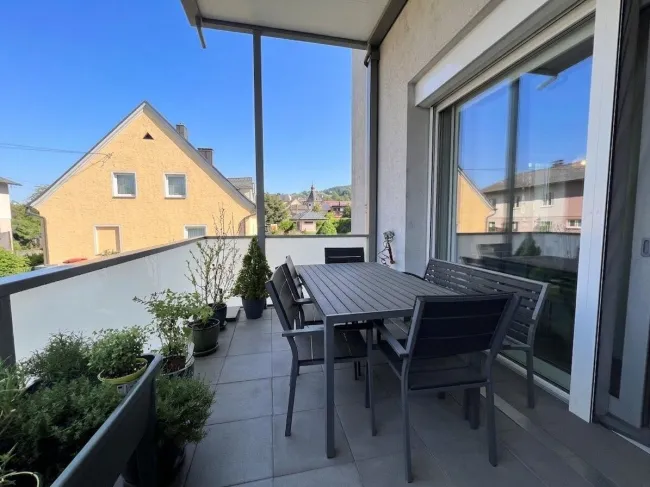 3-Zimmer Wohnung im Zentrum von Steyregg mit großem Balkon und Kfz-Stellplatz - Titelbild