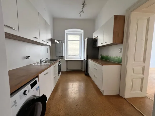 Altbau-Mietwohnung in Linz/Zentrum WG-geeignet - Bild