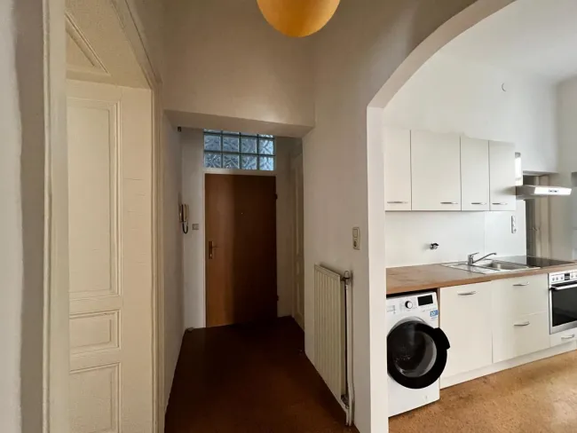 Altbau-Mietwohnung in Linz/Zentrum WG-geeignet - Bild