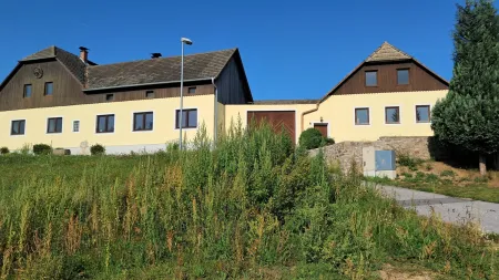 VERKAUFT! Charmantes .:Bauernhaus:. in Merzenstein/Rappottenstein – uneinsehbarer Vierkanthof bietet zahlreiche Möglichkeiten!