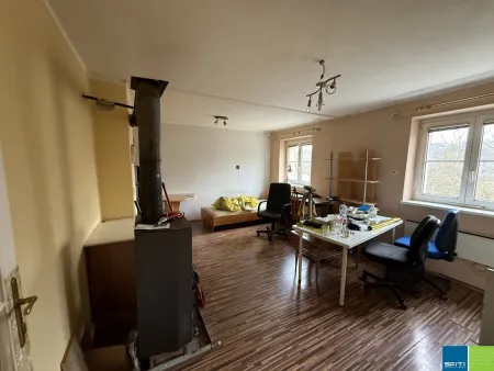 Traismauer: günstige Kleinwohnung im 1. Obergeschoß