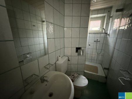Traismauer: günstige Kleinwohnung im Erdgeschoß (Hochparterre)