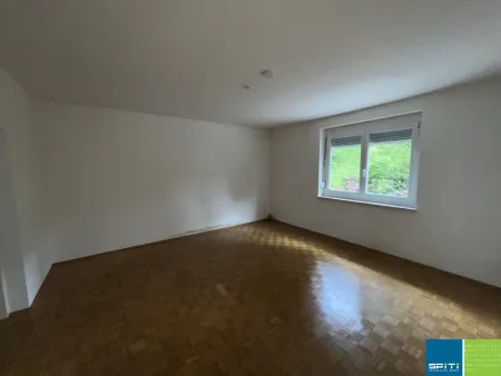 St. Jakob im Rosental/Schlatten: 2 Zimmerwohnung im Hochparterre