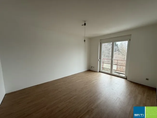 St. Jakob im Rosental/Schlatten: 2 Zimmerwohnung mit Balkon im 1. Obergeschoss - Bild