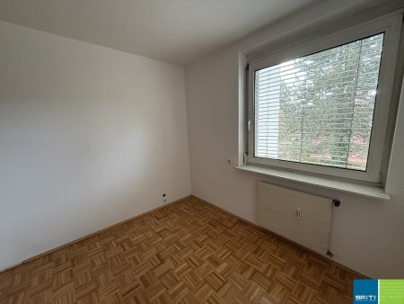 Klagenfurt: Zweizimmerwohnung mit Loggia und Parkplatz