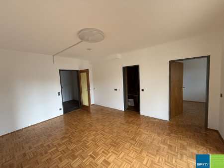 Klagenfurt: Zweizimmerwohnung mit Loggia und Parkplatz