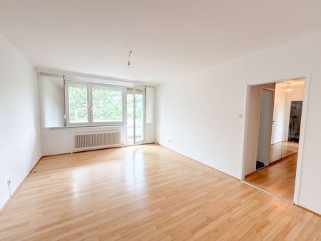 Traumblick! 3-Zimmer-Eigentumswohnung mit Loggia, Garage und Lift in zentraler Lage von Baden!