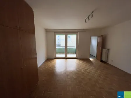 Klagenfurt: Einzimmerwohnung mit Loggia im EG - Top 101