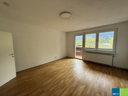 Hermagor: Helle 3-Zimmerwohnung im 2. OG mit Loggia und Parkplatz