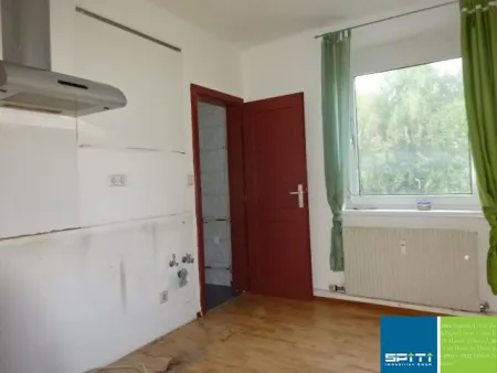 Günstige sanierungsbedürftige 2-Zimmer Anlegerwohnung nähe Red Bull Ring - Titelbild