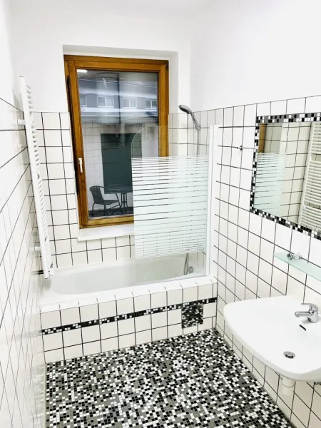 Elegante 4 - Zimmer Altbauwohnung im Zentrum von Gloggnitz