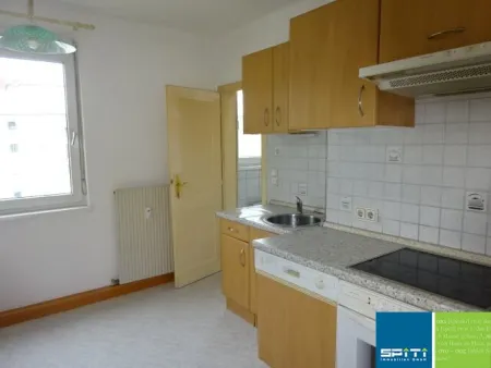 Günstige sanierungsbedürftige 2-Zimmer Anlegerwohnung nähe Red Bull Ring - Titelbild