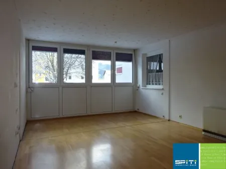 Helle 3-Zimmer Wohnung mit Loggia in Sankt Michael i.d.Obersteiermark - Titelbild