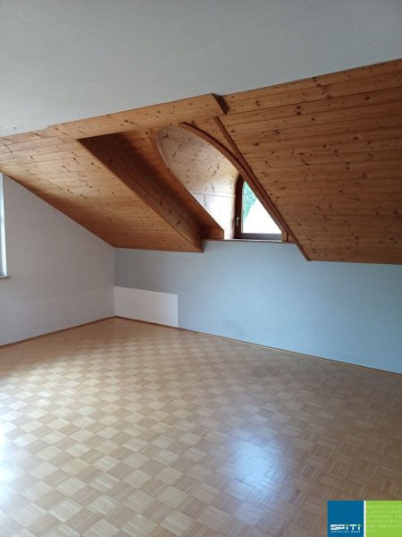 Sonnige, helle 3 Zimmer Wohnung mit Balkon in Glanegg - Friedlach
