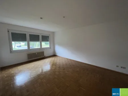 Brückl: Helle 2 Zimmerwohnung im Hochparterre