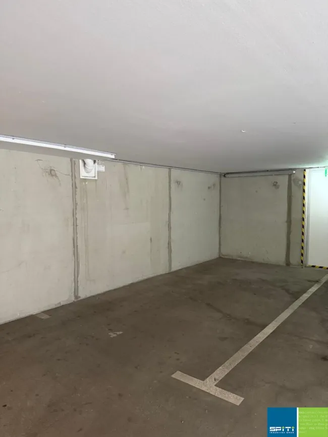 Garagenstellplatz mit elektrischem Tor – Vinzenzgasse 32-34 - Bild
