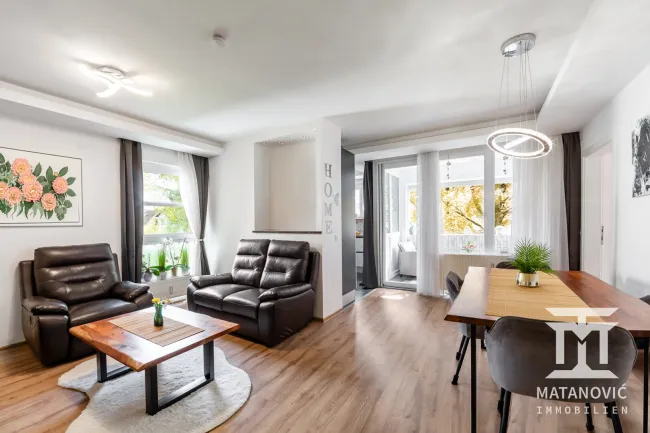 Großzügiger Eingangsbereich der Wohnung