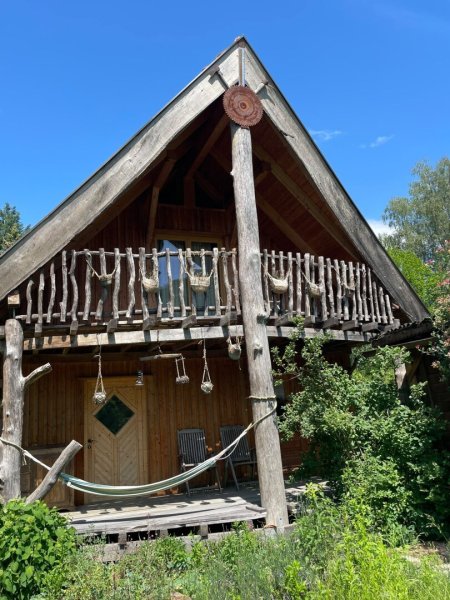 Romantisches Haus mit Badeteich