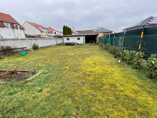 Traumhaftes Grundstück - 3254m² in Hausbrunn zu verkaufen - Bild
