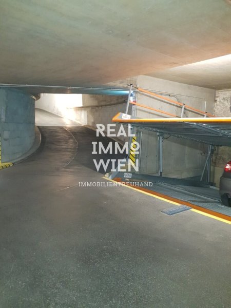 **Stapelgaragenplatz im 3. Bezirk** **SOFORT VERFÜGBAR**
