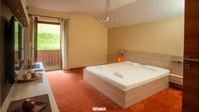 Schlafzimmer 1