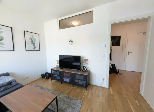 Zimmer 2 mit 11 m²: aktuell als Wohnzimmer genutzt