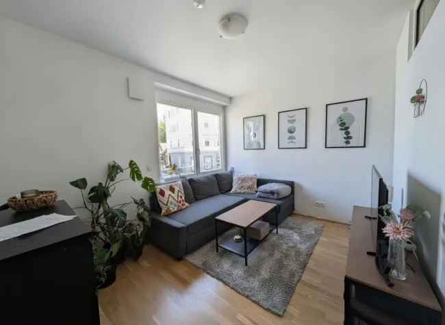 Zimmer 2 mit 11 m²: aktuell als Wohnzimmer genutzt