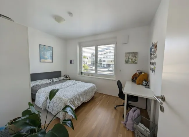 Zimmer 1 mit 11 m²: aktuell als Schlafzimmer genutzt