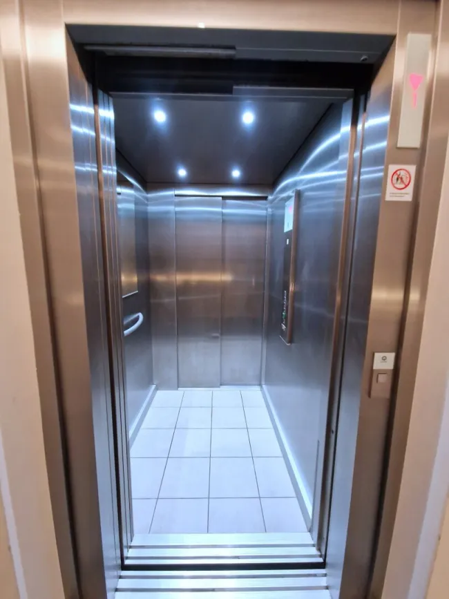 Lift ermöglicht barrierefreien Zugang
