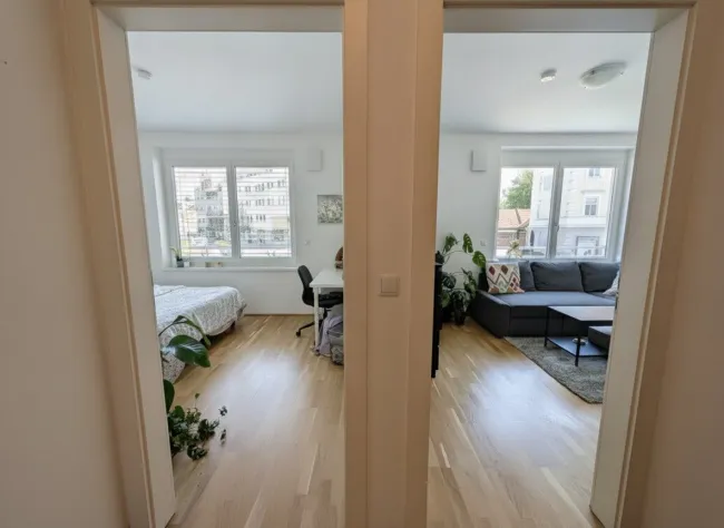 Zimmer 1 und Zimmer 2 mit jeweils 11 m²
