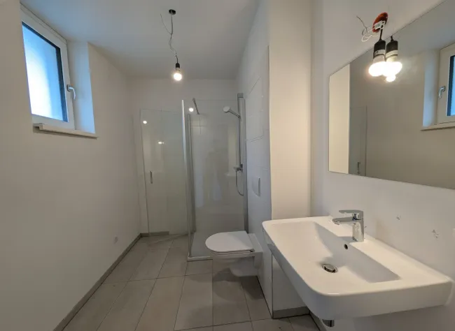 Badezimmer mit Fenster