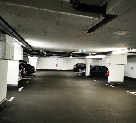 Parkplatz im Wohnhaus 400m von U1 Kagraner Platz