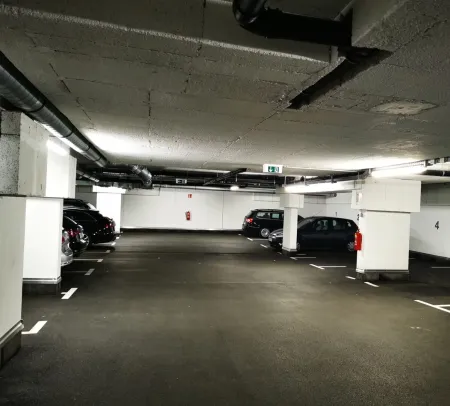 Parkplatz im Wohnhaus 400m von U1 Kagraner Platz