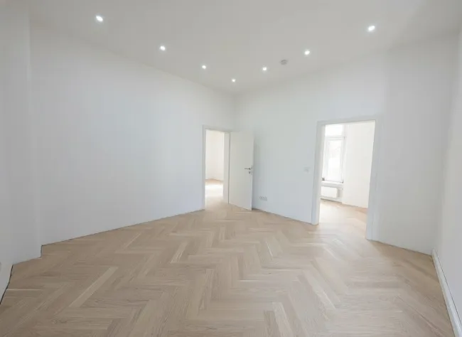 elegantes Schlafzimmer mit über 16 m²