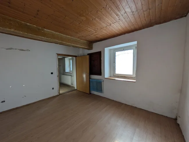 Zimmer 1 mit ca. 12,6 m²