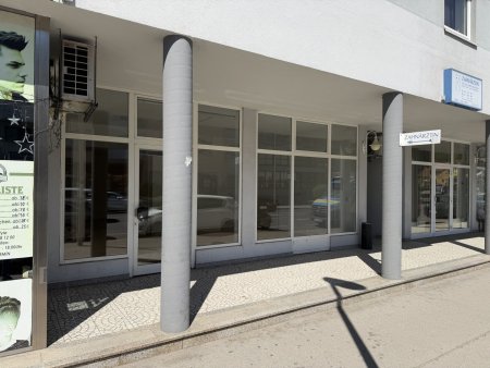 Ihre neue Business-Basis im "Schimautz-Haus" in St. Peter – Sehen, gesehen werden, durchstarten!