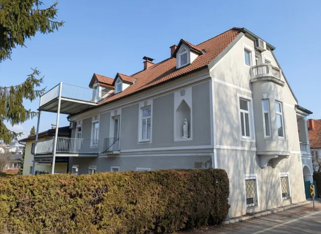Penthouse mit Kamin & 5 Terrassen sowie Carport in St. Peter – 181 m² Lebensqualität auf zwei Ebenen! - Bild