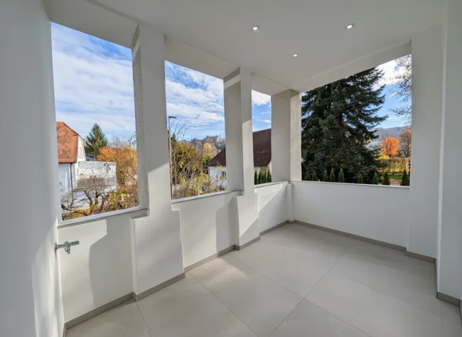 überdachter Balkon