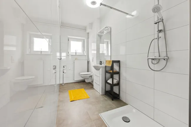 Badezimmer (EG)