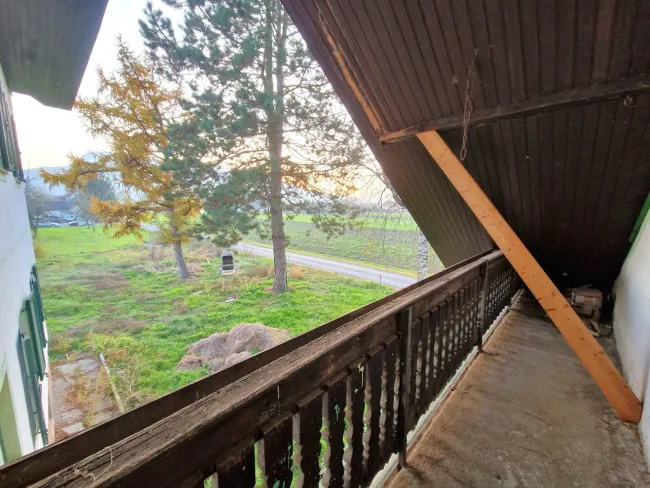 Balkon (6,5 m²) in Zwischenstockwerk