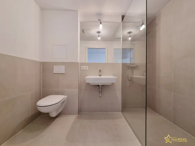 en-suite Bad