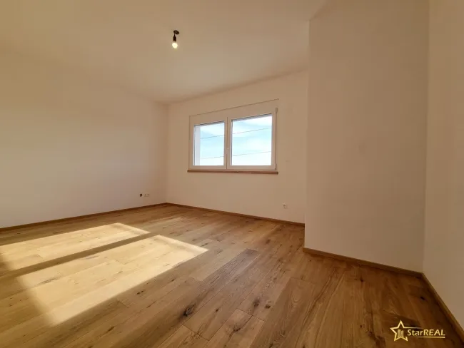 Zimmer schlüsselfertiges Nebenhaus