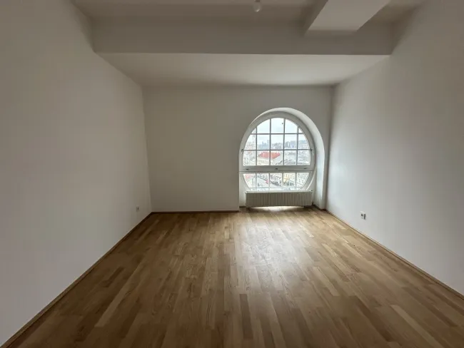 Repräsentative Wohnung mit Terrasse in bester Lage des 13. Bezirks – Ihr neues Zuhause wartet! - Titelbild