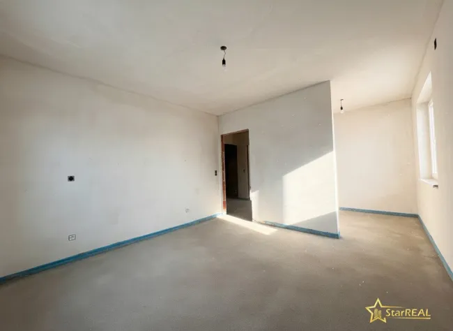 Zimmer mit Schrankraum