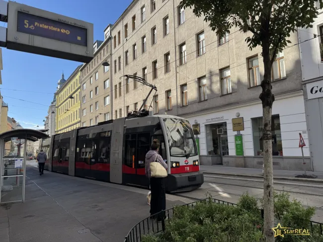 90 Meter Straßenbahn 5