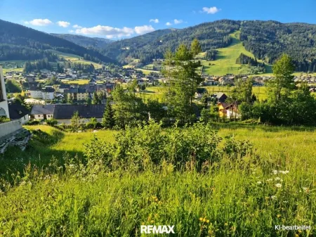 Sonniger Baugrund mit Blick auf den Kreischberg
